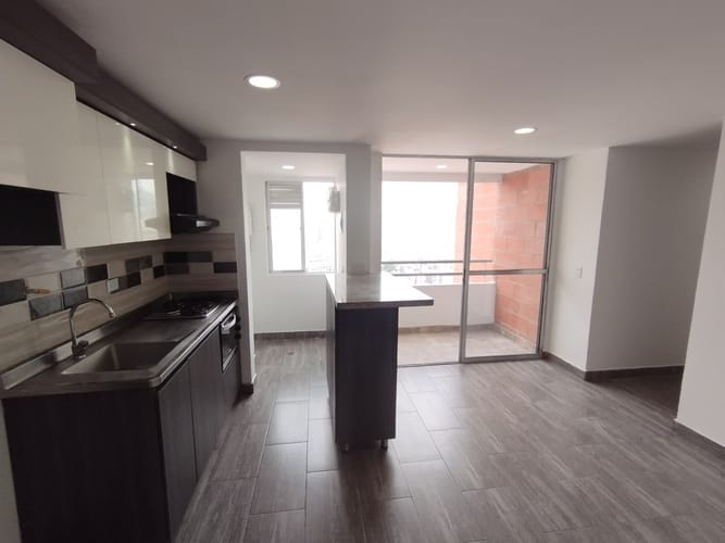 Apartamento de 3 alcobas en venta en Niquia, Bello, 58 m² · foto 2 de 15