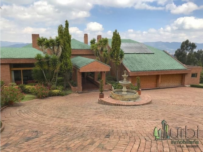 Casa de 4 alcobas en venta en Altos De Yerbabuena, Chía, 1000 m² · foto 1 de 19