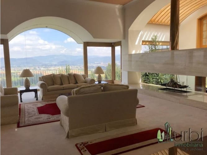 Casa de 4 alcobas en venta en Altos De Yerbabuena, Chía, 1000 m² · foto 2 de 19