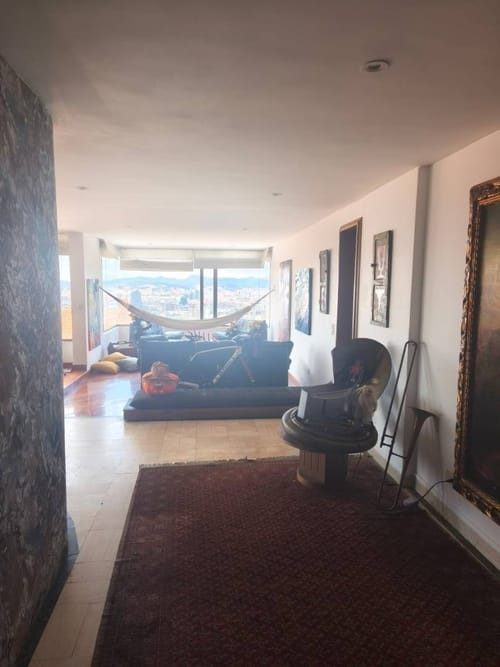 Apartamento de 3 alcobas en venta en Los Rosales, Bogotá, 159 m² · foto 2 de 21