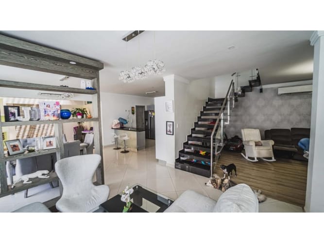 Casa de 5 alcobas en venta en Pescaito, Santa Marta, 206 m² · foto 2 de 20