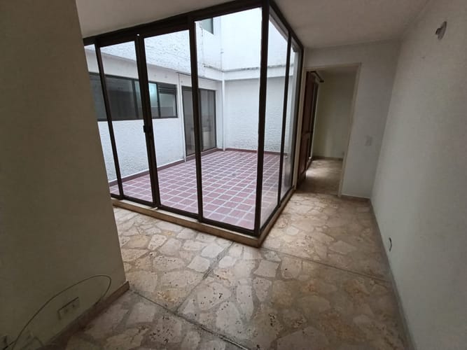 Apartamento de 3 alcobas en arriendo en Laureles, Medellín, 142 m² · foto 2 de 19