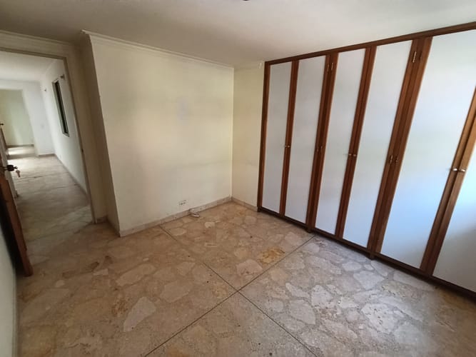 Apartamento de 3 alcobas en arriendo en Laureles, Medellín, 142 m² · foto 3 de 19
