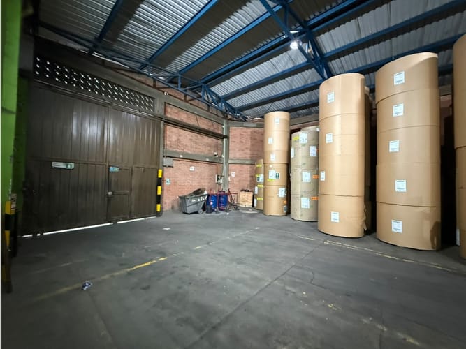Bodega en venta en San Nicolas, Cali, 320 m² · foto 2 de 6