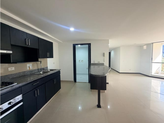 Apartamento de 3 alcobas en arriendo en Las Lomitas, Sabaneta, 104 m² · foto 2 de 14