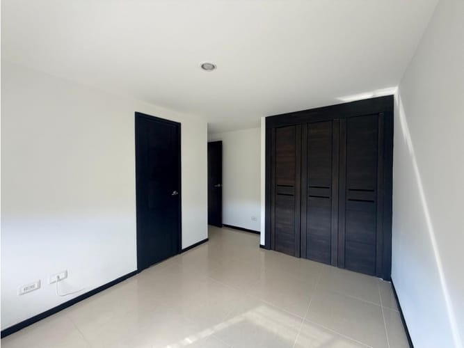 Apartamento de 3 alcobas en arriendo en Las Lomitas, Sabaneta, 104 m² · foto 8 de 14