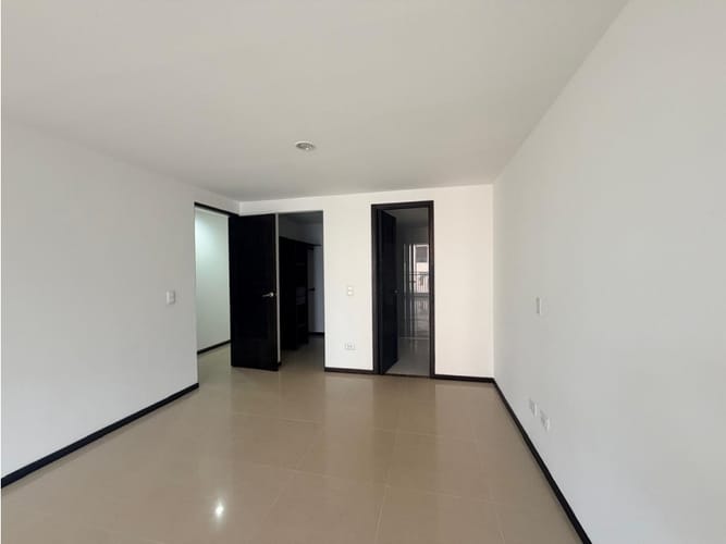 Apartamento de 3 alcobas en arriendo en Las Lomitas, Sabaneta, 104 m² · foto 9 de 14