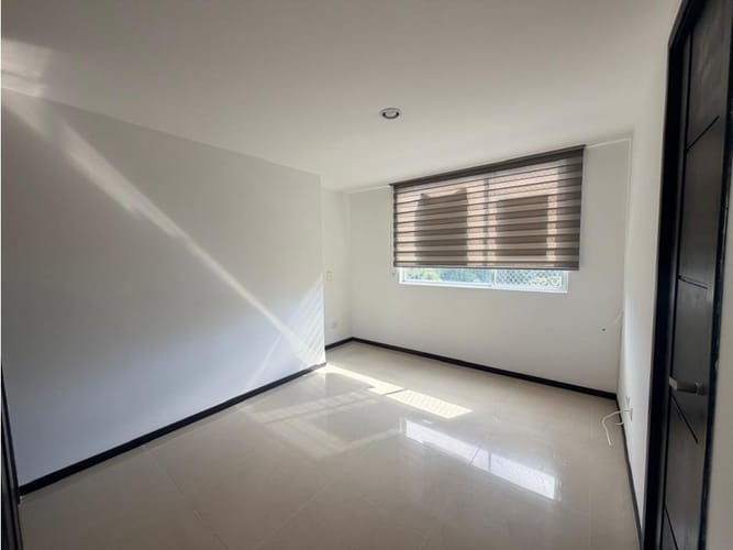 Apartamento de 3 alcobas en arriendo en Las Lomitas, Sabaneta, 104 m² · foto 10 de 14