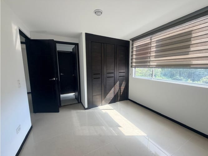 Apartamento de 3 alcobas en arriendo en Las Lomitas, Sabaneta, 104 m² · foto 12 de 14