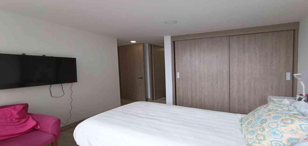 Apartamento de 2 alcobas en venta en Los Rosales, Manizales, 67 m² · foto 4 de 17