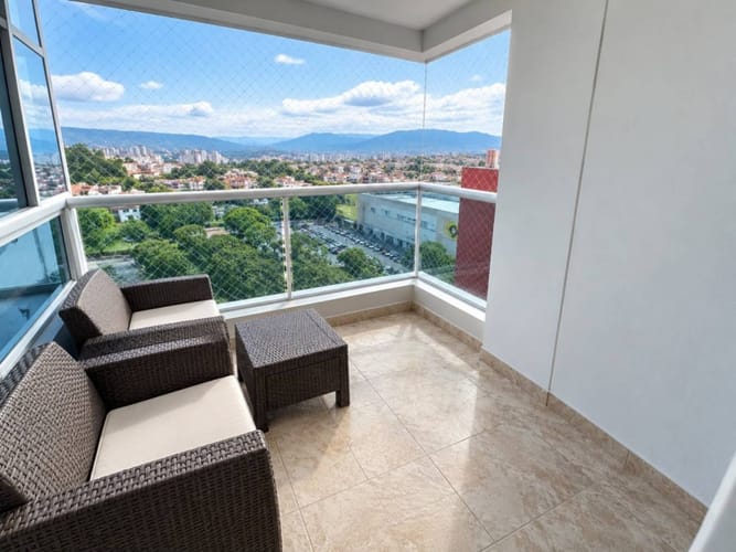 Apartamento de 3 alcobas en venta en Lagos Del Cacique, Bucaramanga, 110 m² · foto 2 de 11