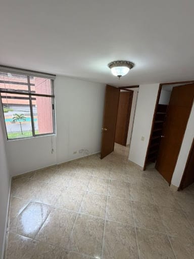 Apartamento de 3 alcobas en arriendo en Cumbres, Envigado, 78 m² · foto 9 de 14