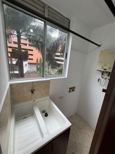 Apartamento de 3 alcobas en arriendo en Cumbres, Envigado, 78 m² · foto 13 de 14