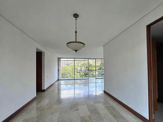 Apartamento de 3 alcobas en arriendo en El Poblado, Medellín, 288 m² · foto 6 de 18