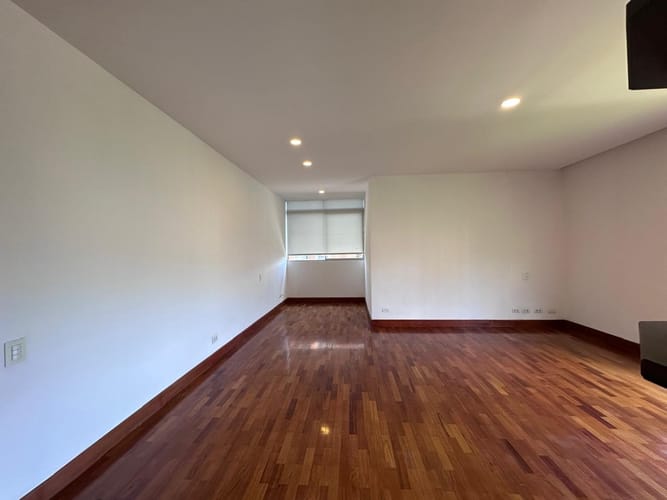 Apartamento de 3 alcobas en arriendo en El Poblado, Medellín, 288 m² · foto 12 de 18