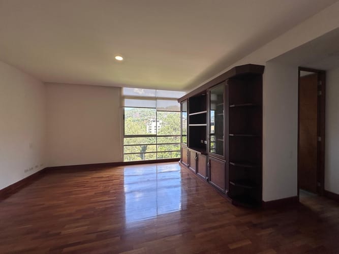 Apartamento de 3 alcobas en arriendo en El Poblado, Medellín, 288 m² · foto 9 de 18