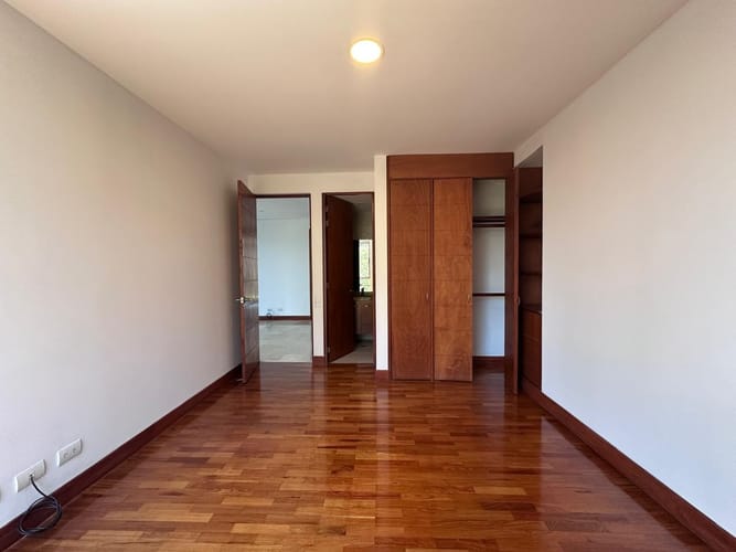 Apartamento de 3 alcobas en arriendo en El Poblado, Medellín, 288 m² · foto 14 de 18