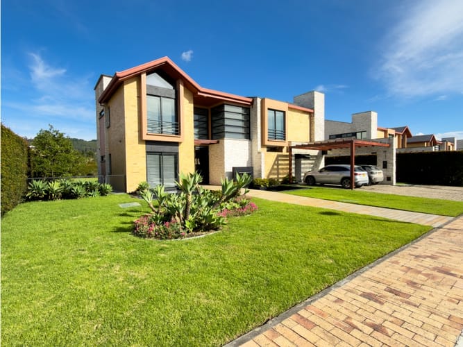 $12.200.000 en Hatogrande
