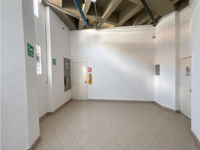 Bodega en arriendo en San Agustin, La Estrella, 274 m² · foto 14 de 16