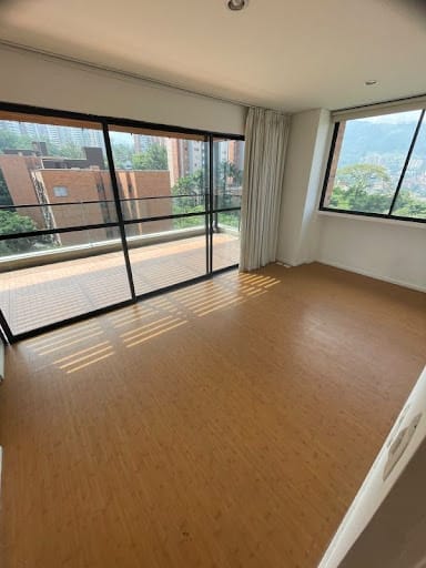 Apartamento de 2 alcobas en arriendo en Loma De Las Brujas, Envigado, 85 m² · foto 9 de 11