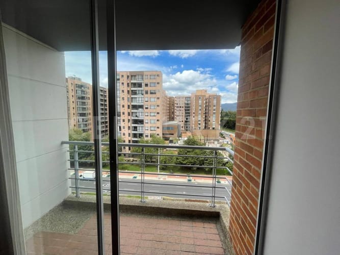 Apartamento de 3 alcobas en arriendo en Mazuren, Bogotá, 77 m² · foto 8 de 24