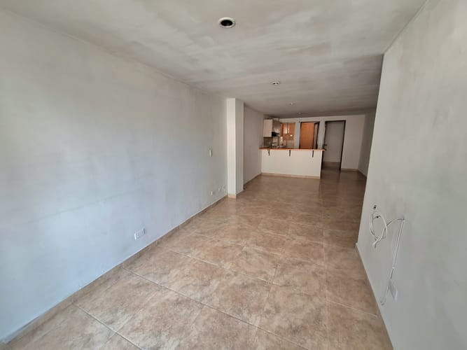 Apartamento de 3 alcobas en venta en La Gloria, Medellín, 77 m² · foto 2 de 20