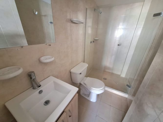Apartamento de 3 alcobas en venta en La Gloria, Medellín, 77 m² · foto 9 de 20