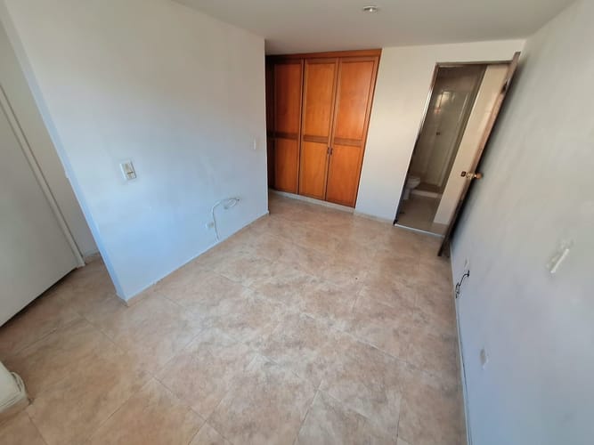 Apartamento de 3 alcobas en venta en La Gloria, Medellín, 77 m² · foto 11 de 20
