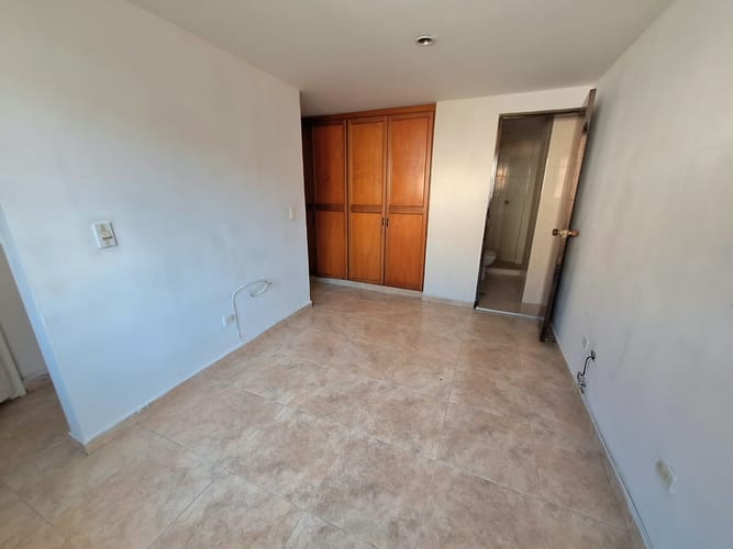 Apartamento de 3 alcobas en venta en La Gloria, Medellín, 77 m² · foto 10 de 20