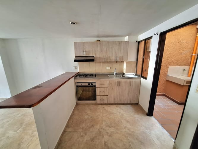 Apartamento de 3 alcobas en venta en La Gloria, Medellín, 77 m² · foto 4 de 20