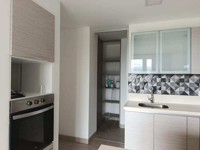 Apartamento de 3 alcobas en arriendo en Cerritos, Pereira, 130 m² · foto 2 de 12