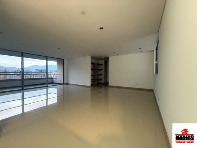 Apartamento de 3 alcobas en venta en Zuñiga, Envigado, 129 m² · foto 3 de 16