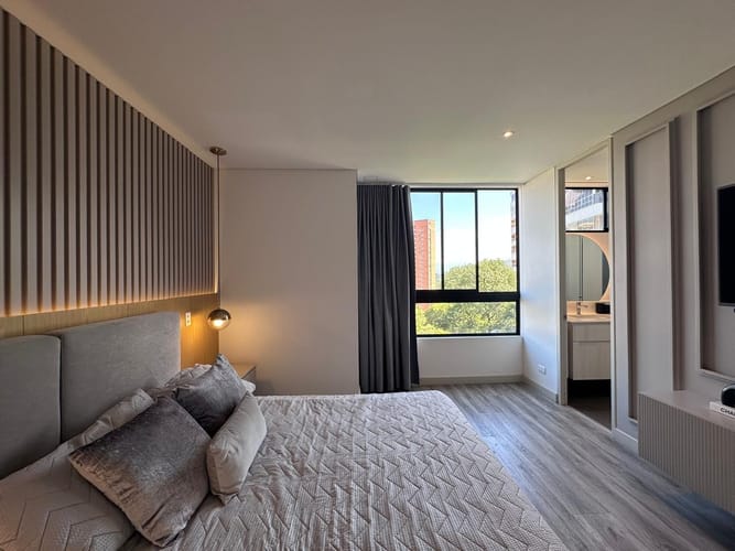 Apartamento de 2 alcobas en arriendo en El Poblado, Medellín, 98 m² · foto 16 de 19