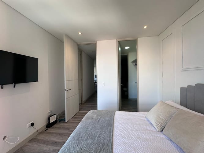 Apartamento de 2 alcobas en arriendo en El Poblado, Medellín, 98 m² · foto 12 de 19