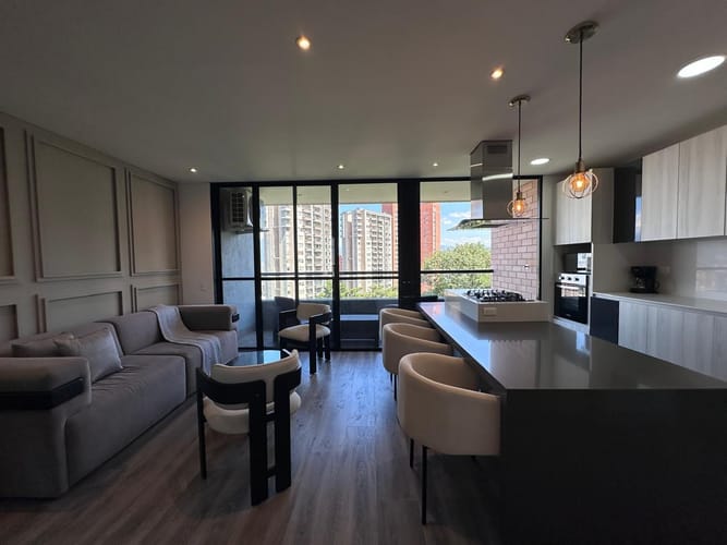 Apartamento de 2 alcobas en arriendo en El Poblado, Medellín, 98 m² · foto 3 de 19