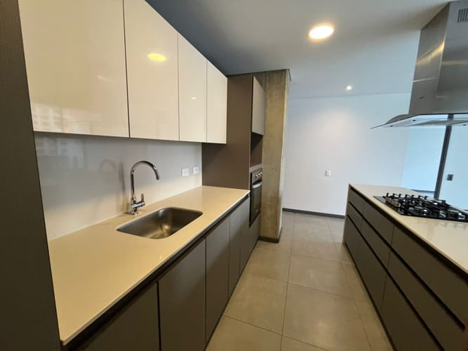 Apartamento de 2 alcobas en arriendo en Patio Bonito, Medellín, 104 m² · foto 4 de 15