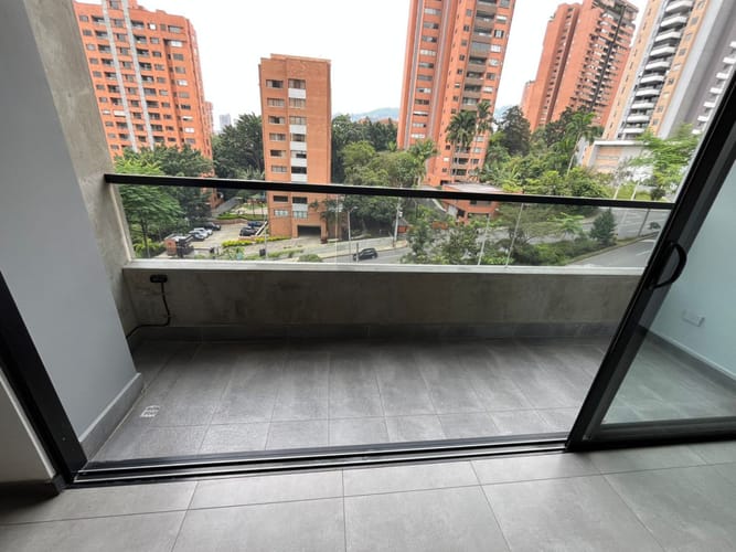 Apartamento de 2 alcobas en arriendo en Patio Bonito, Medellín, 104 m² · foto 5 de 15