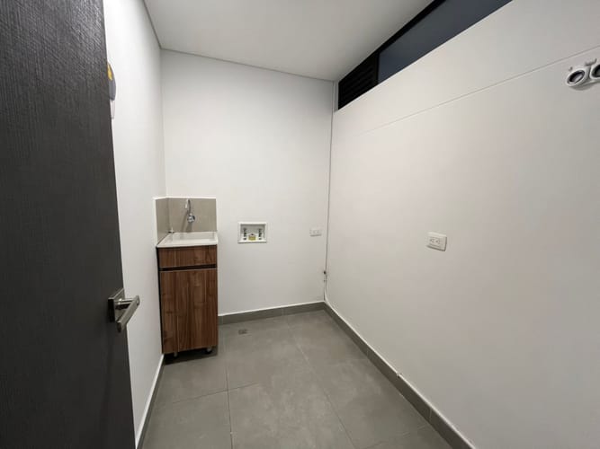 Apartamento de 2 alcobas en arriendo en Patio Bonito, Medellín, 104 m² · foto 9 de 15