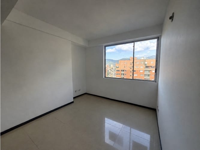 Apartamento de 3 alcobas en arriendo en Las Lomitas, Sabaneta, 104 m² · foto 6 de 9