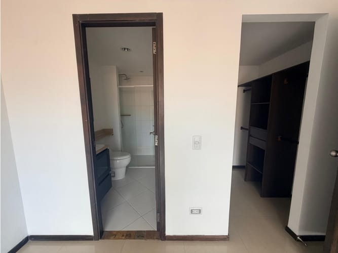 Apartamento de 3 alcobas en arriendo en Las Lomitas, Sabaneta, 104 m² · foto 8 de 9