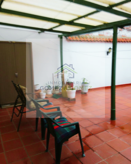 Casa de 7 alcobas en venta en Villa Olimpica, Chía, 180 m² · foto 2 de 10