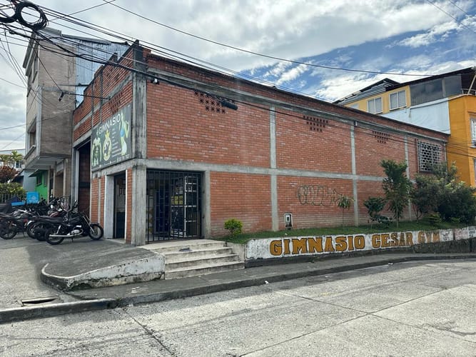 Local en venta en Granada, Armenia, 189 m² · foto 9 de 14