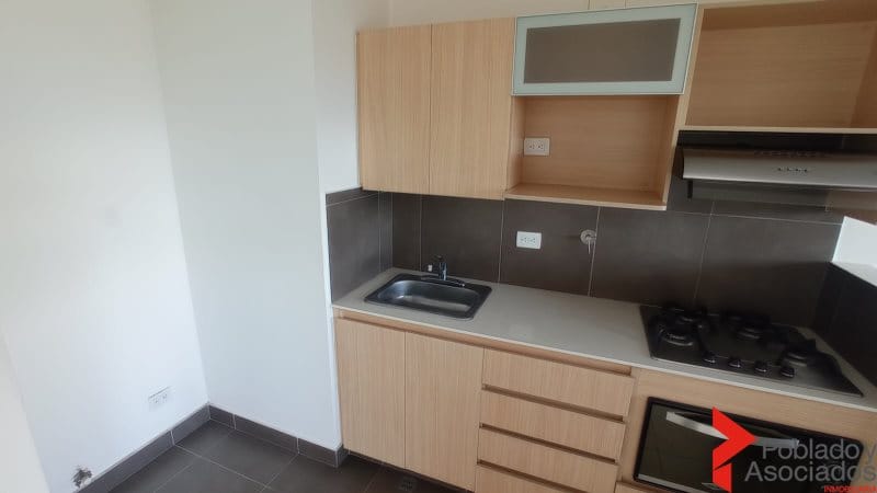 Apartamento de 2 alcobas en arriendo en Loma Del Esmeraldal, Envigado, 84 m² · foto 2 de 24