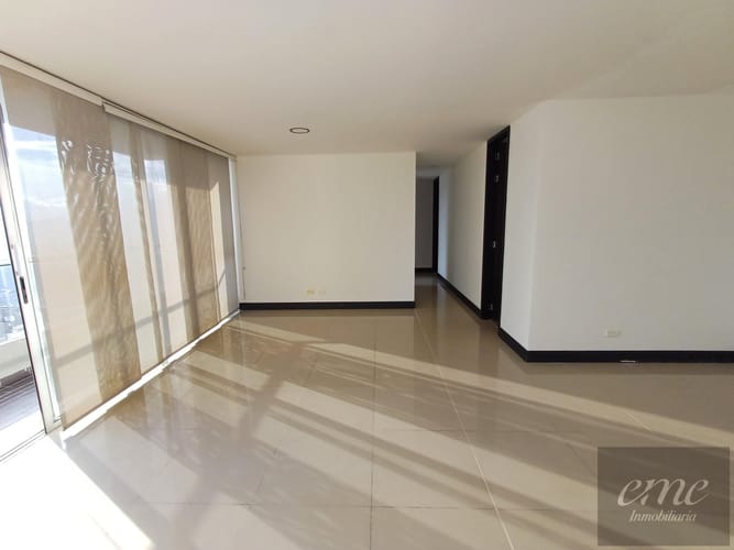 Apartamento de 3 alcobas en venta en Asomadera No.2, Medellín, 87 m² · foto 10 de 19