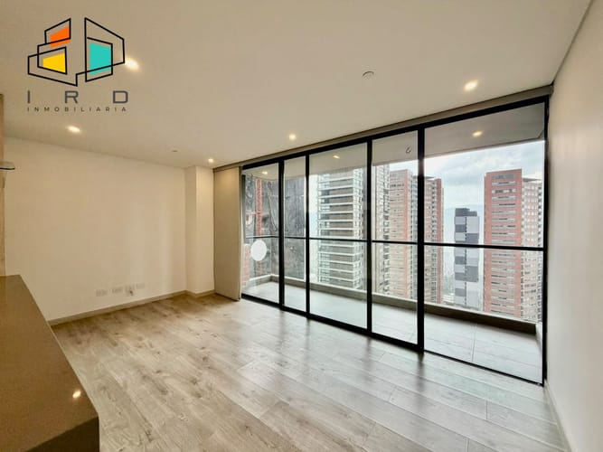 Apartamento de 3 alcobas en venta en Vía Las Palmas, Medellín, 89 m² · foto 2 de 24