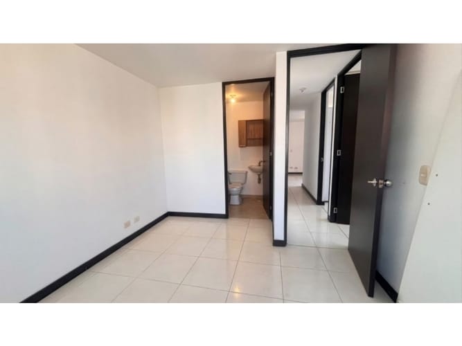 Apartamento de 3 alcobas en arriendo en Suramérica, Itagüí, 78 m² · foto 6 de 15