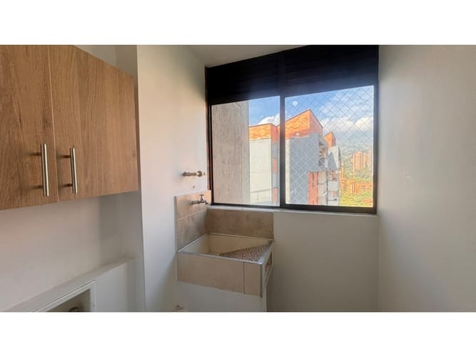 Apartamento de 3 alcobas en arriendo en Suramérica, Itagüí, 78 m² · foto 8 de 15