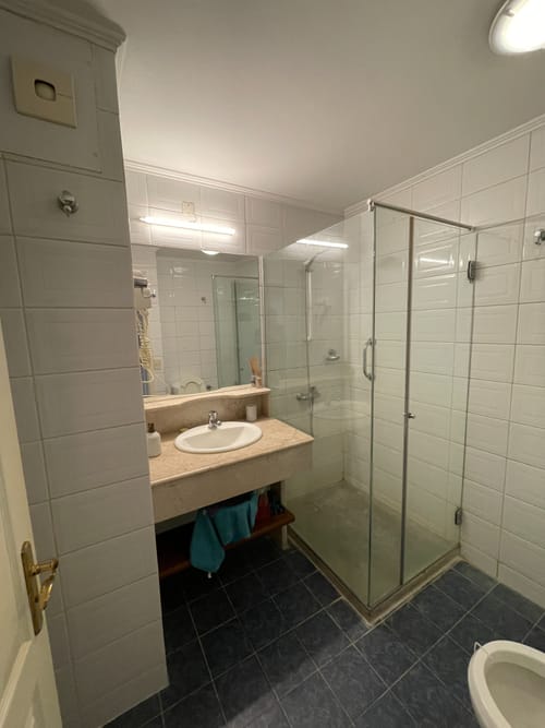 Apartamento de 1 Dormitorio Exclusivo con Vistas Panorámicas · Foto 2