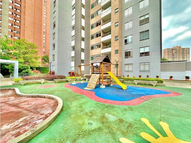 Apartamento de 3 alcobas en arriendo en La Florida, Medellín, 200 m² · foto 21 de 24