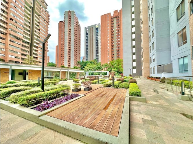 Apartamento de 3 alcobas en arriendo en La Florida, Medellín, 200 m² · foto 23 de 24